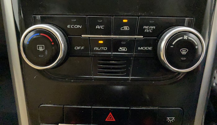 2020 Mahindra XUV500 W7 AT, Diesel, Automatic, 24,489 km, Automatic Climate Control