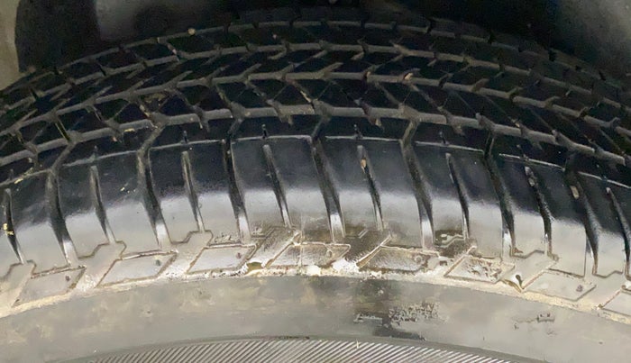 2020 Mahindra XUV500 W7 AT, Diesel, Automatic, 24,489 km, Right Rear Tyre Tread