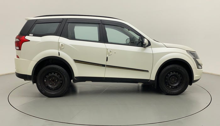 2020 Mahindra XUV500 W7 AT, Diesel, Automatic, 24,489 km, Right Side View