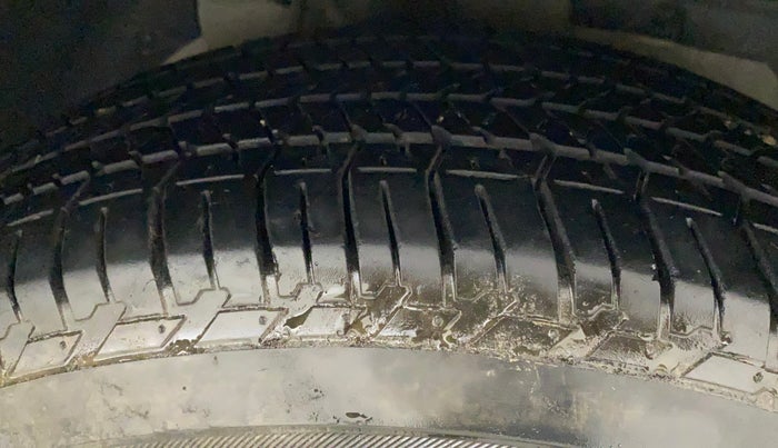 2020 Mahindra XUV500 W7 AT, Diesel, Automatic, 24,489 km, Right Front Tyre Tread