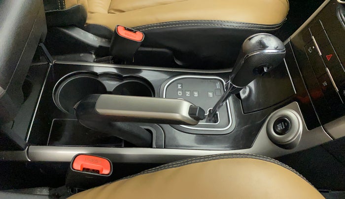 2020 Mahindra XUV500 W7 AT, Diesel, Automatic, 24,489 km, Gear Lever