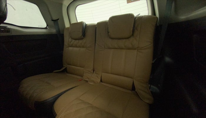 2020 Mahindra XUV500 W7 AT, Diesel, Automatic, 24,489 km, Third Seat Row ( optional )