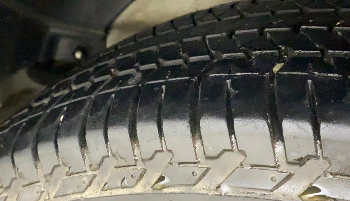 2020 Mahindra XUV500 W7 AT, Diesel, Automatic, 24,489 km, Left Rear Tyre Tread
