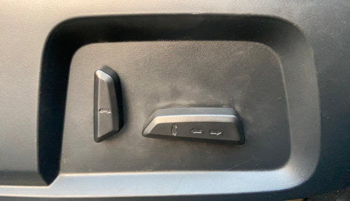 2021 Tata Harrier XZA PLUS 2.0L, Diesel, Automatic, 1,11,291 km, Driver Side Adjustment Panel