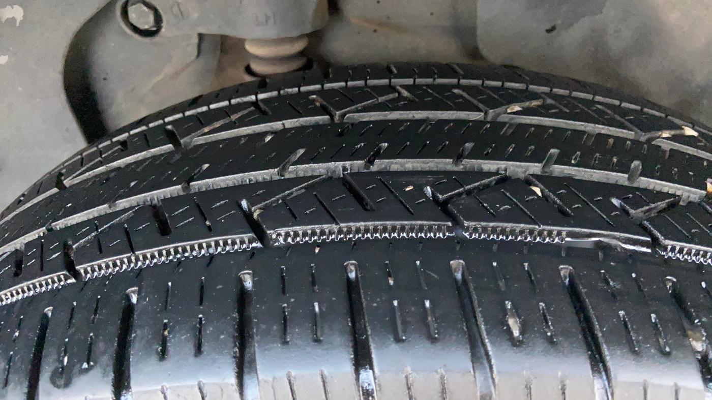 2021 Tata Harrier XZA PLUS 2.0L, Diesel, Automatic, 1,11,322 km, Left Rear Tyre Tread
