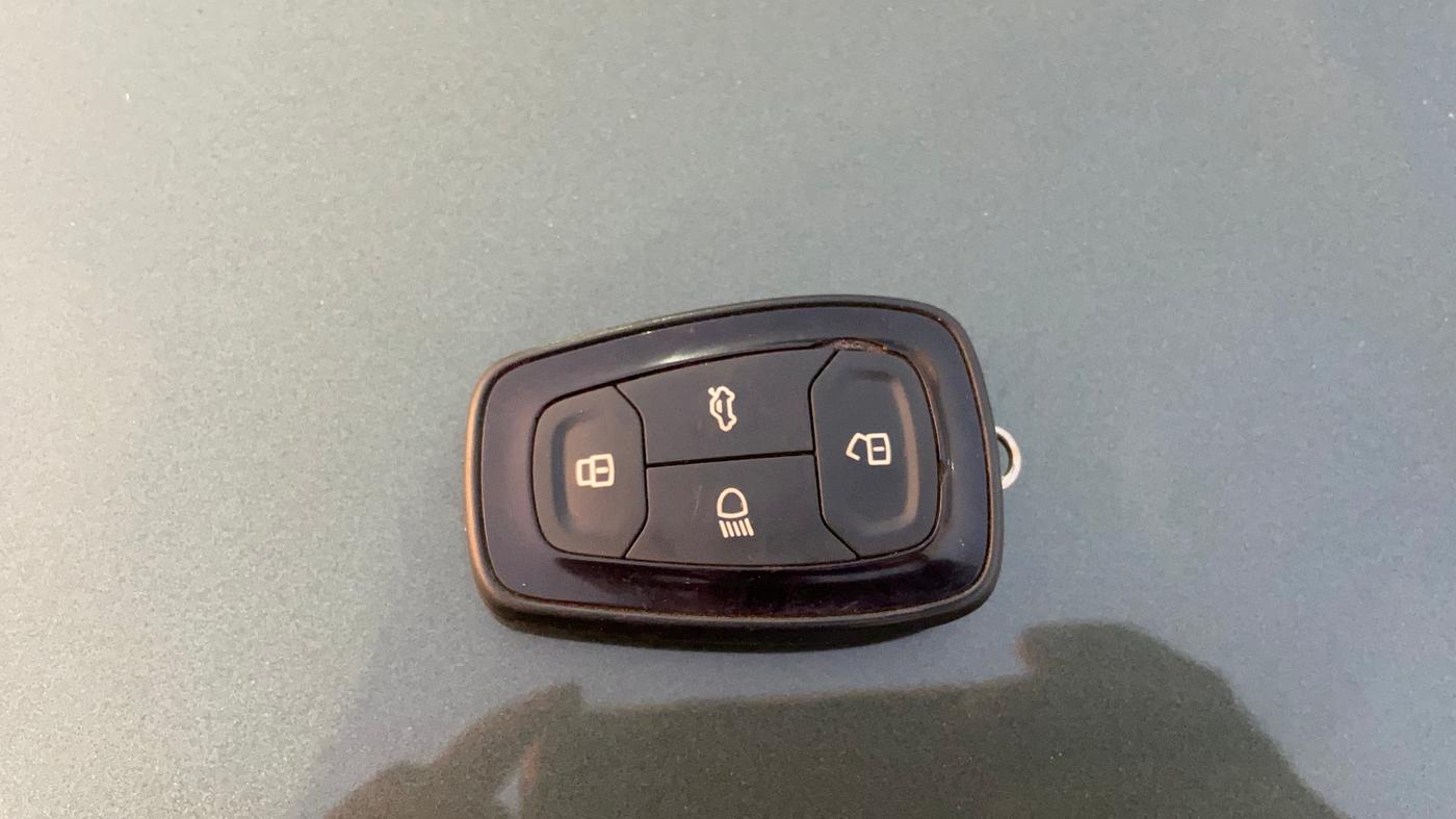 2021 Tata Harrier XZA PLUS 2.0L, Diesel, Automatic, 1,11,322 km, Key Close Up