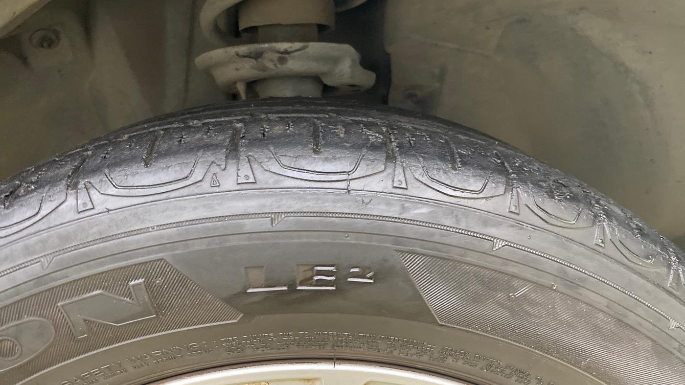 2021 Jeep Compass LONGITUDE (O) 1.4 PETROL DCT, Petrol, Automatic, 74,548 km, Right Front Tyre Tread