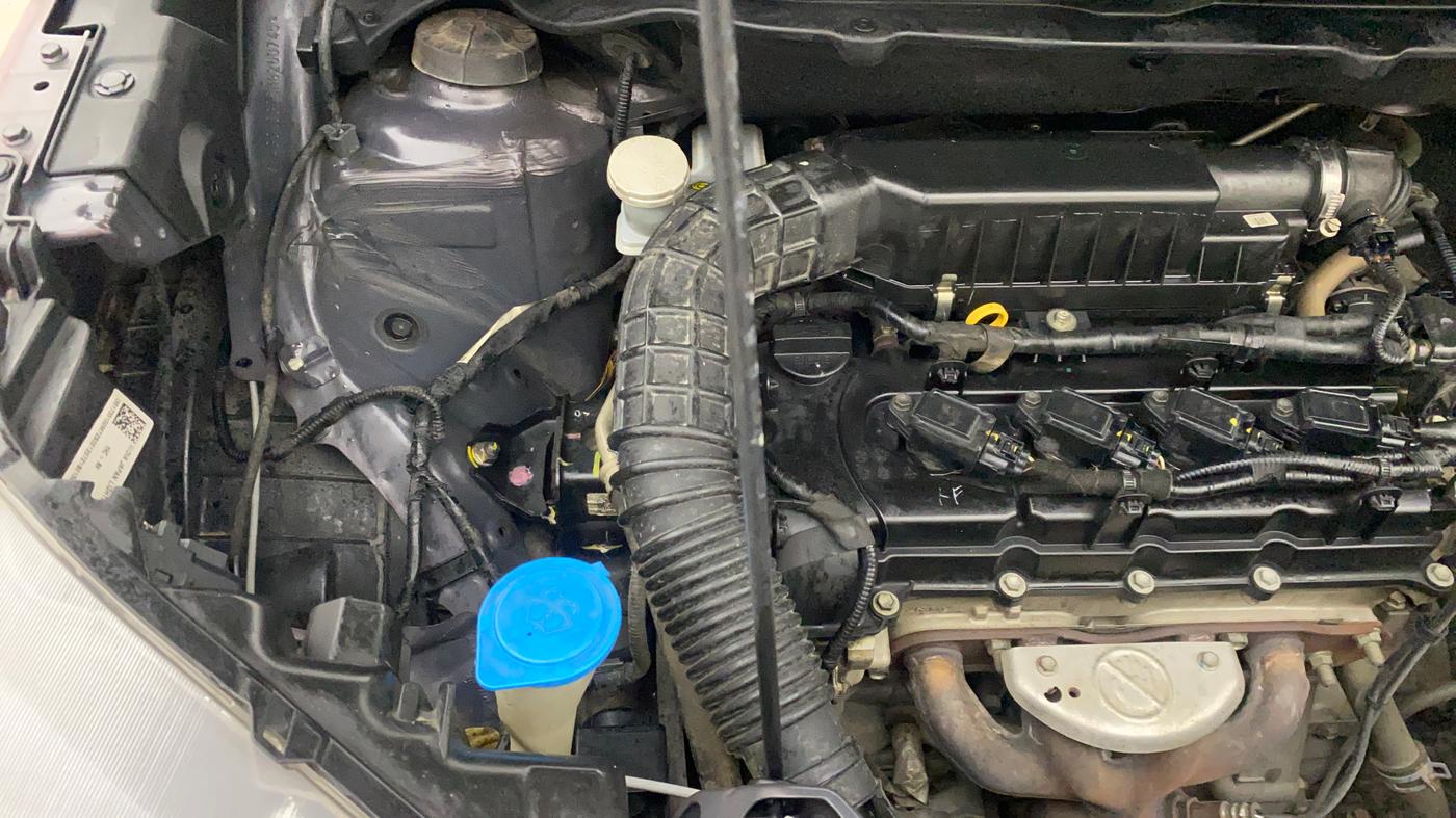 2021 Maruti XL6 ZETA AT, Petrol, Automatic, 80,867 km, Engine View - Right