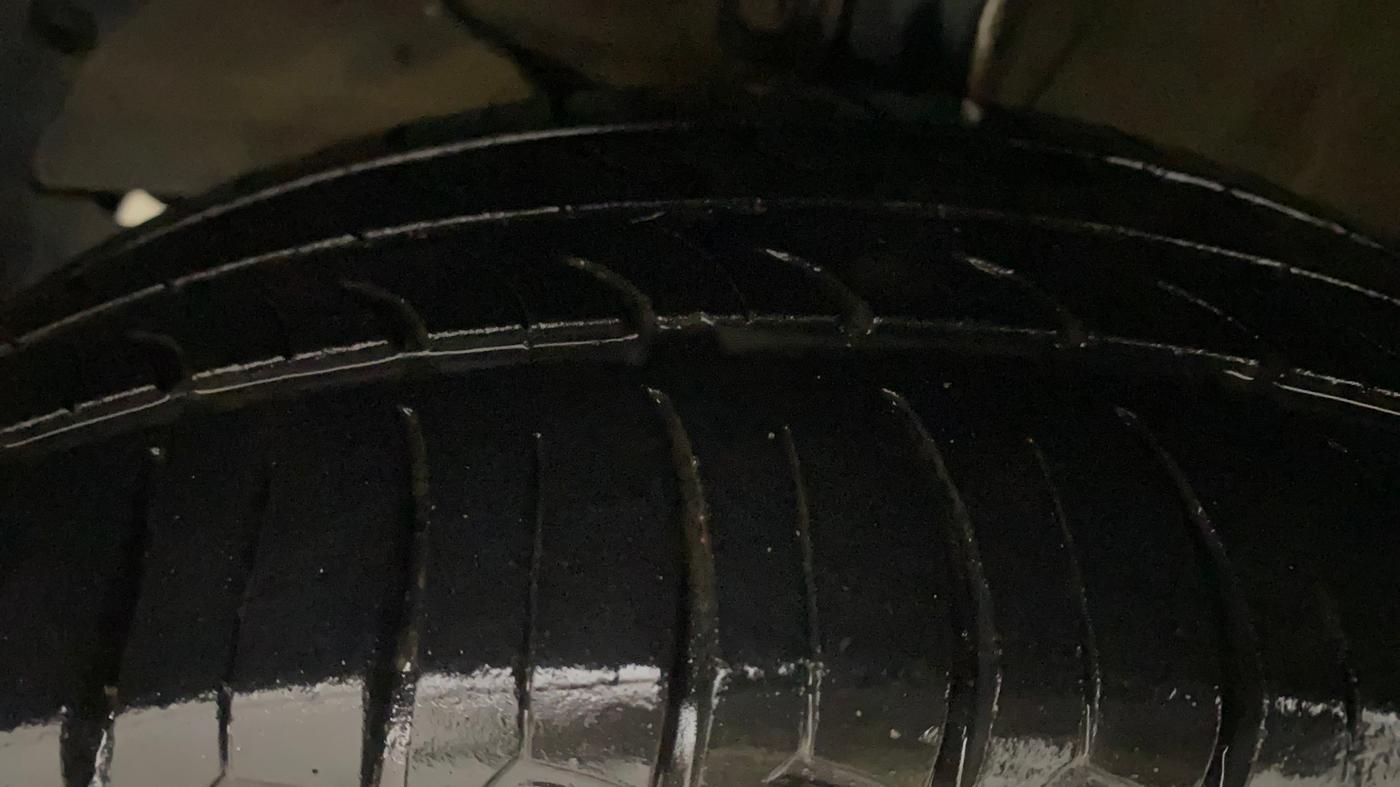 2021 Maruti XL6 ZETA AT, Petrol, Automatic, 80,867 km, Left Front Tyre Tread