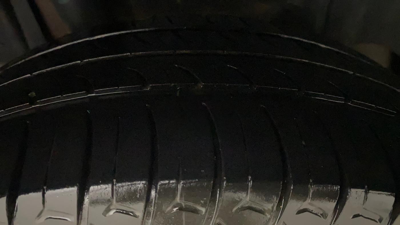 2021 Maruti XL6 ZETA AT, Petrol, Automatic, 80,867 km, Right Rear Tyre Tread