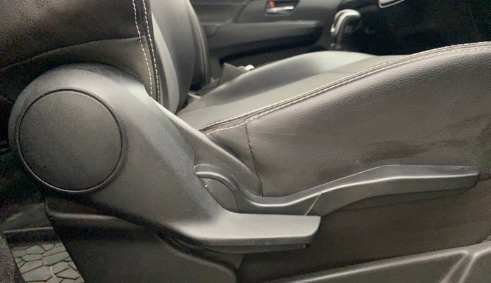 2021 Maruti XL6 ZETA AT, Petrol, Automatic, 80,803 km, Driver Side Adjustment Panel