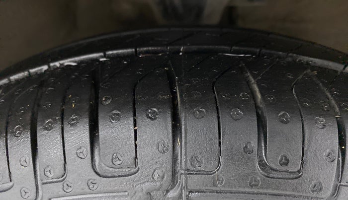 2009 Hyundai i10 SPORTZ 1.2 AT, Petrol, Automatic, 49,891 km, Right Front Tyre Tread