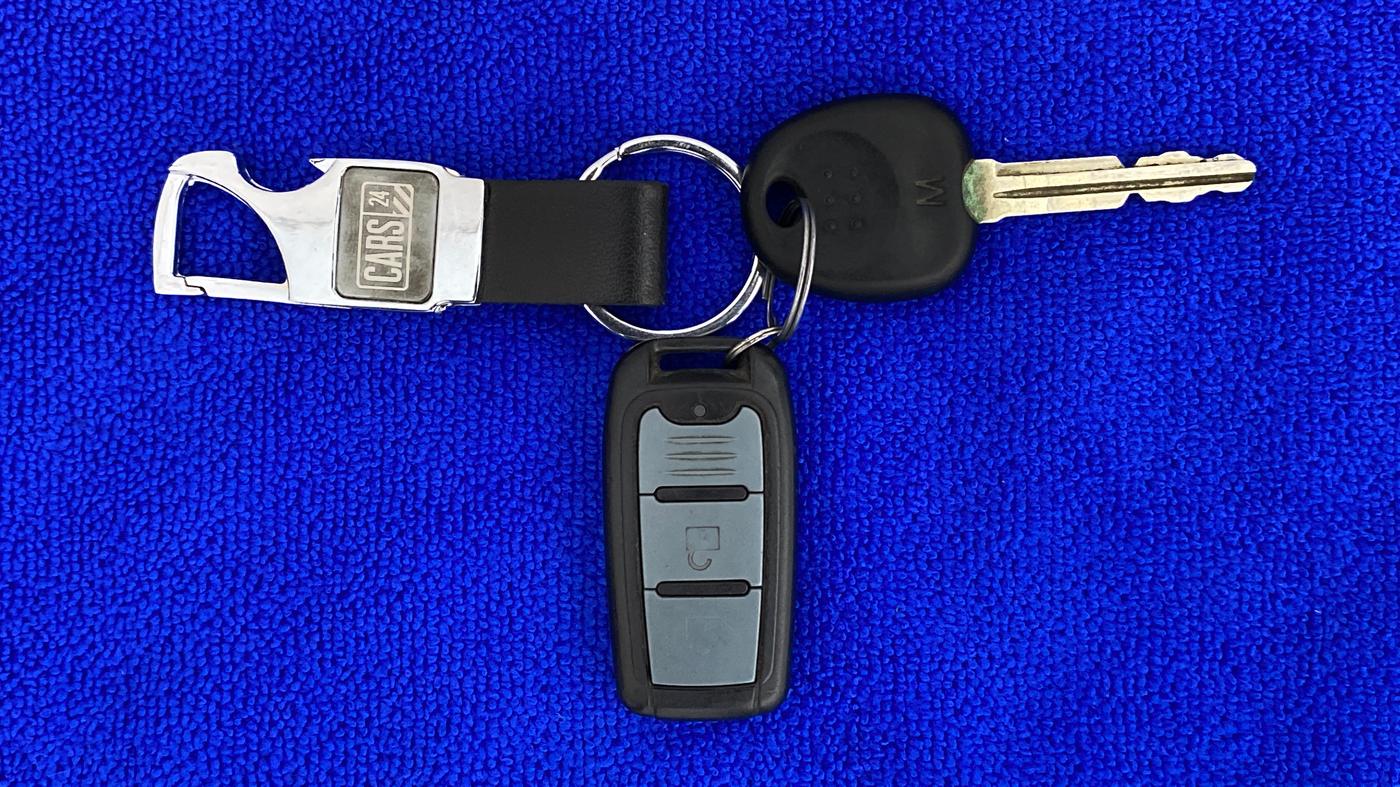 2009 Hyundai i10 SPORTZ 1.2 AT, Petrol, Automatic, 49,891 km, Key Close Up