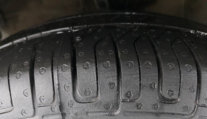 2009 Hyundai i10 SPORTZ 1.2 AT, Petrol, Automatic, 49,891 km, Left Front Tyre Tread