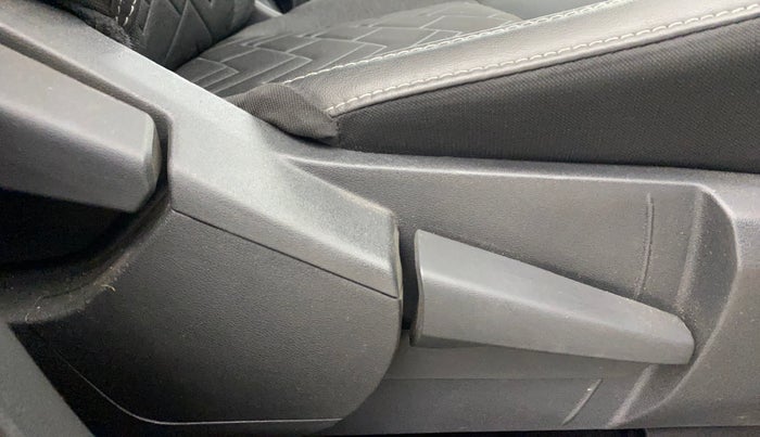 2024 Nissan MAGNITE XV PREMIUM, Petrol, Manual, 39,564 km, Driver Side Adjustment Panel