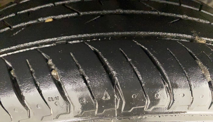 2024 Nissan MAGNITE XV PREMIUM, Petrol, Manual, 39,564 km, Right Front Tyre Tread