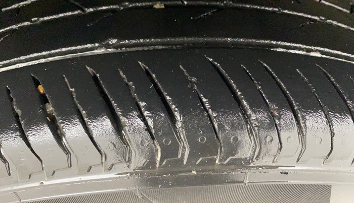 2024 Nissan MAGNITE XV PREMIUM, Petrol, Manual, 39,564 km, Left Rear Tyre Tread