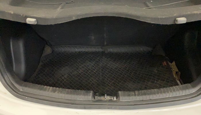 2015 Hyundai Grand i10 ASTA 1.2 KAPPA VTVT, Petrol, Manual, 77,615 km, Boot Inside