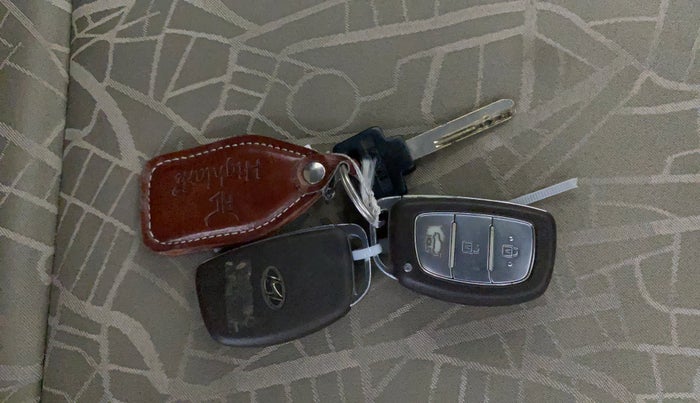 2015 Hyundai Grand i10 ASTA 1.2 KAPPA VTVT, Petrol, Manual, 77,615 km, Key Close Up