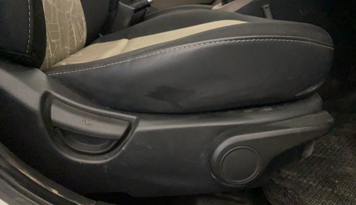 2015 Hyundai Grand i10 ASTA 1.2 KAPPA VTVT, Petrol, Manual, 77,615 km, Driver Side Adjustment Panel