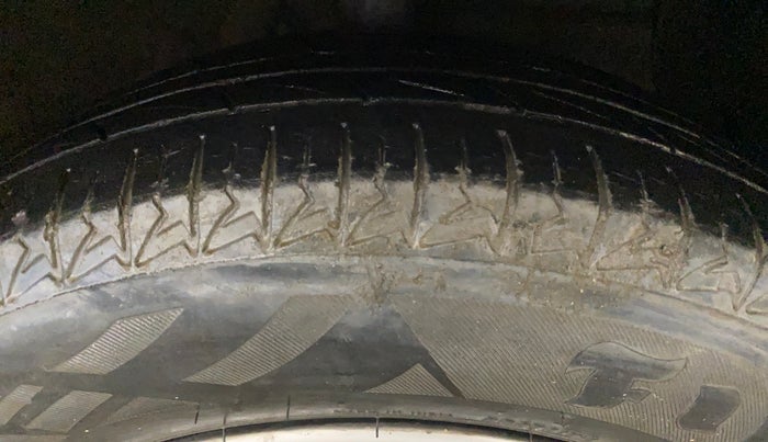 2015 Hyundai Grand i10 ASTA 1.2 KAPPA VTVT, Petrol, Manual, 77,615 km, Right Front Tyre Tread