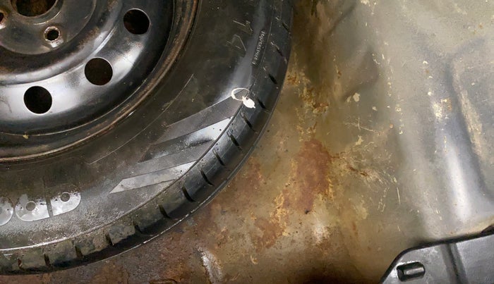 2019 Maruti Dzire VDI, Diesel, Manual, 89,272 km, Boot floor - Slight discoloration