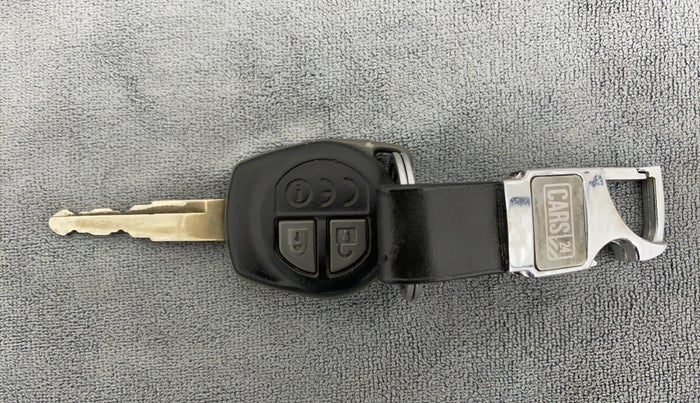 2019 Maruti Dzire VDI, Diesel, Manual, 89,272 km, Key Close Up