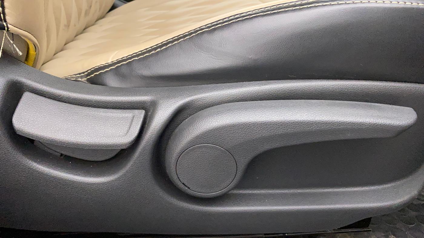 2020 Hyundai Verna SX 1.5 VTVT, Petrol, Manual, 7,622 km, Driver Side Adjustment Panel