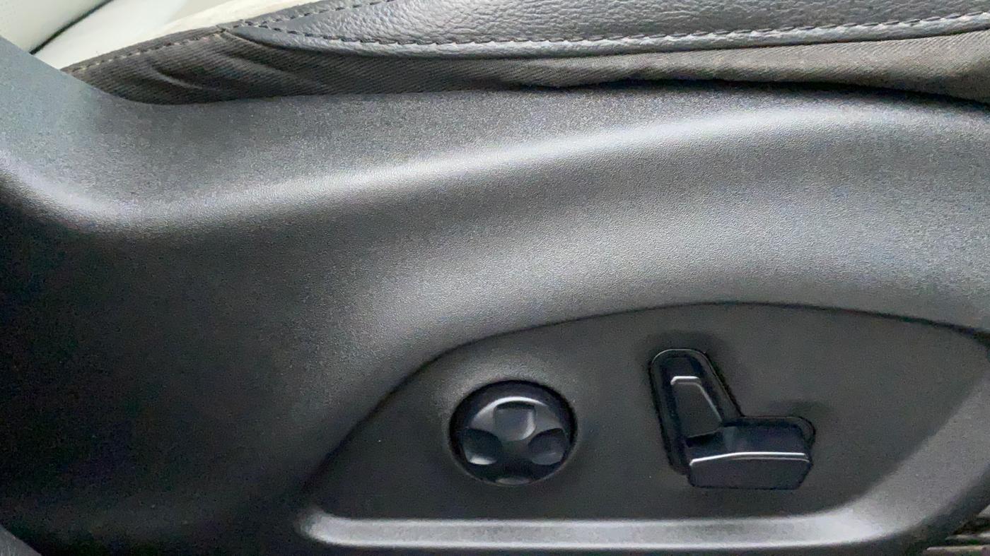 2020 Jeep Compass LIMITED PLUS DIESEL, Diesel, Manual, 29,181 km, Driver Side Adjustment Panel