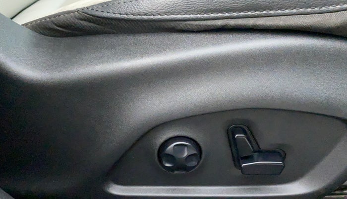 2020 Jeep Compass LIMITED PLUS DIESEL, Diesel, Manual, 29,181 km, Driver Side Adjustment Panel