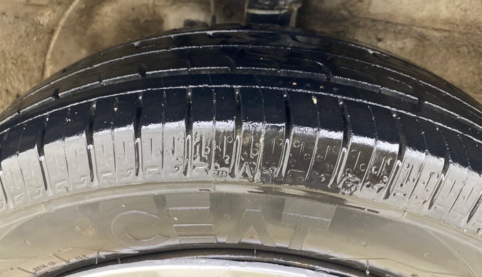 2018 Maruti Wagon R 1.0 VXI, CNG, Manual, 59,752 km, Right Front Tyre Tread