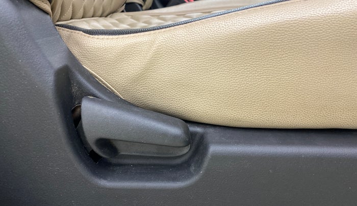 2018 Maruti Wagon R 1.0 VXI, CNG, Manual, 59,752 km, Driver Side Adjustment Panel