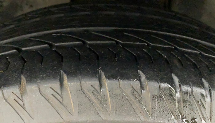 2022 Tata Safari XZA PLUS DARK EDITION, Diesel, Automatic, 36,986 km, Left Front Tyre Tread