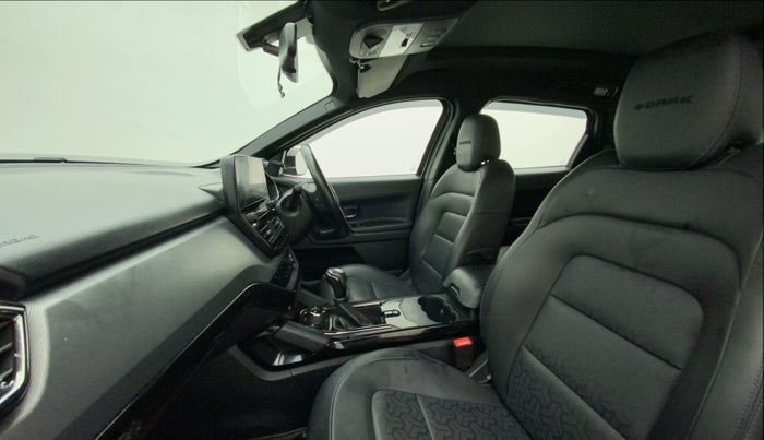 2022 Tata Safari XZA PLUS DARK EDITION, Diesel, Automatic, 36,986 km, Right Side Front Door Cabin