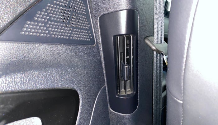 2022 Tata Safari XZA PLUS DARK EDITION, Diesel, Automatic, 36,986 km, Rear AC Vents