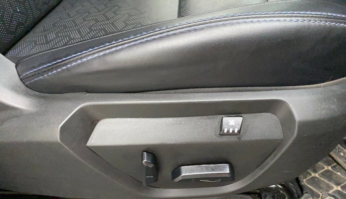 2022 Tata Safari XZA PLUS DARK EDITION, Diesel, Automatic, 36,986 km, Driver Side Adjustment Panel