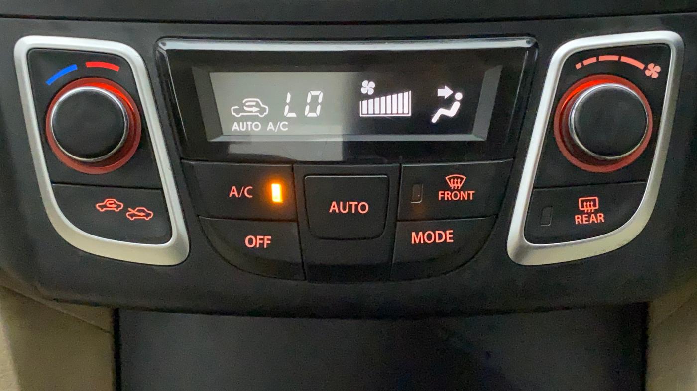 2014 Maruti Ciaz VDI, Diesel, Manual, 94,028 km, Automatic Climate Control