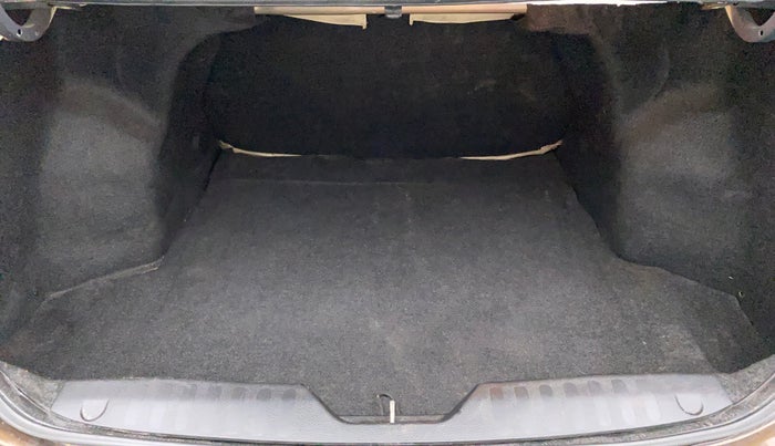 2014 Maruti Ciaz VDI, Diesel, Manual, 94,028 km, Boot Inside
