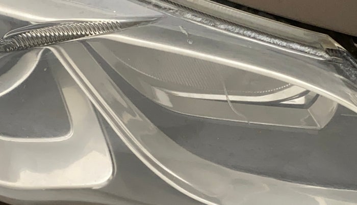 2014 Maruti Ciaz VDI, Diesel, Manual, 94,028 km, Right headlight - Minor scratches