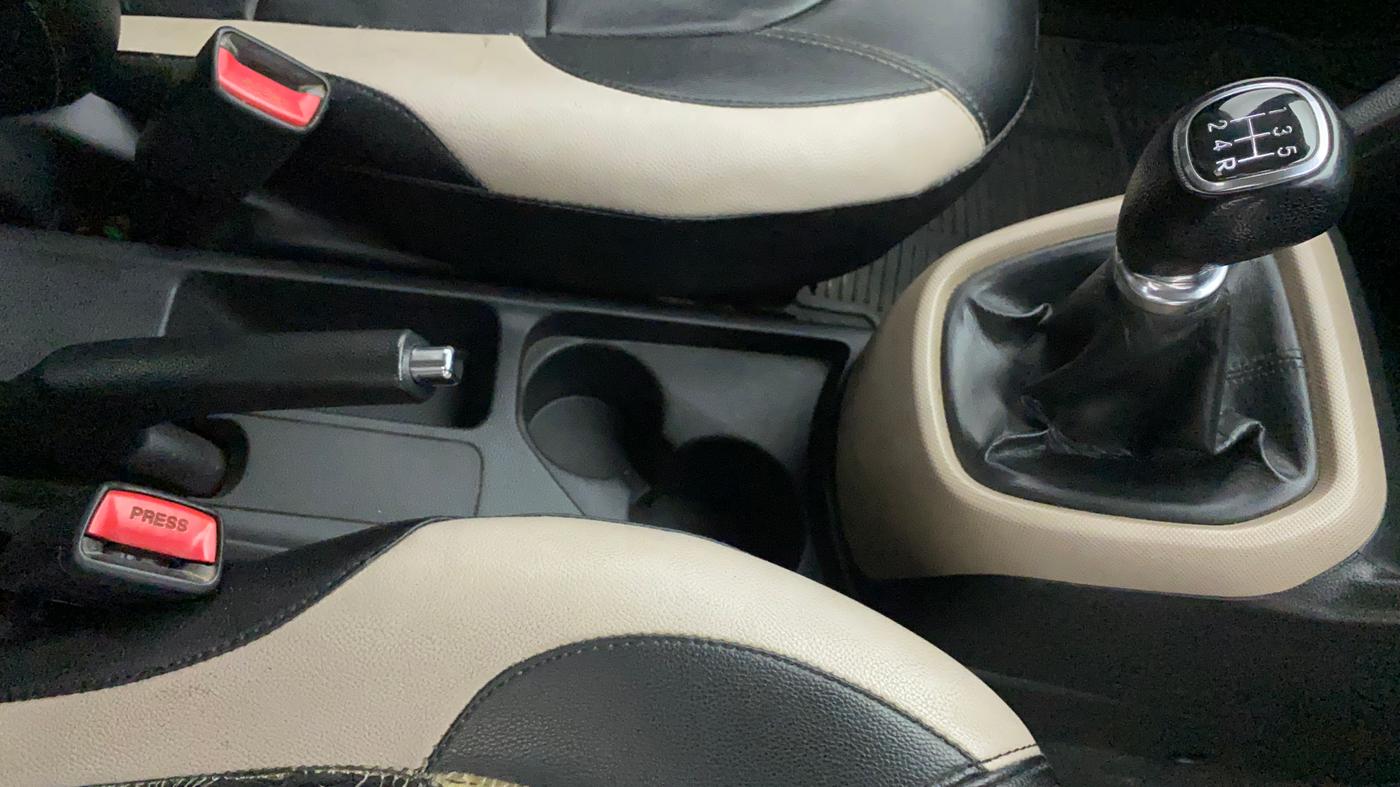 2013 Hyundai Grand i10 SPORTZ 1.2 KAPPA VTVT, Petrol, Manual, 1,00,490 km, Gear Lever