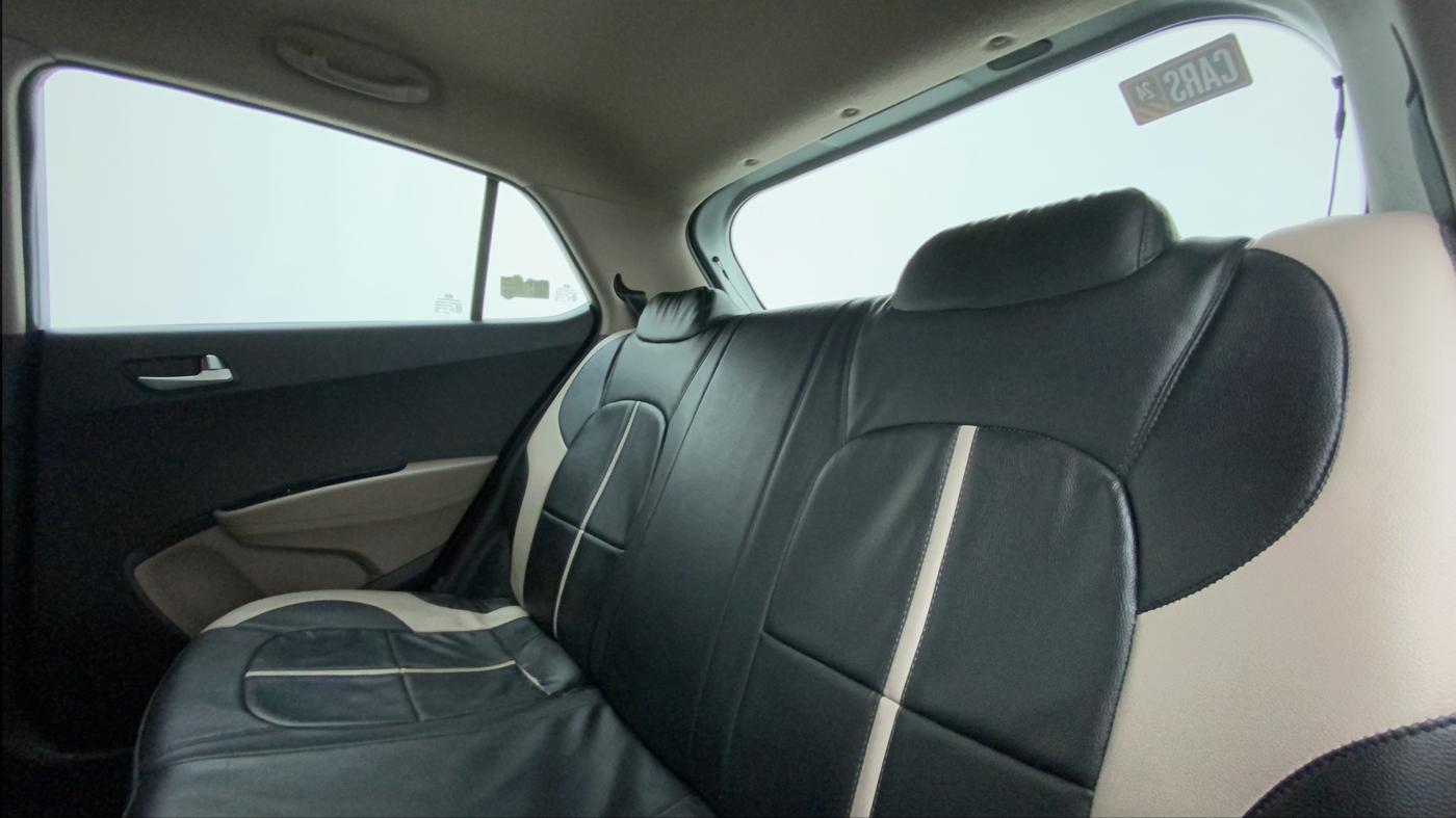 2013 Hyundai Grand i10 SPORTZ 1.2 KAPPA VTVT, Petrol, Manual, 1,00,490 km, Right Side Rear Door Cabin