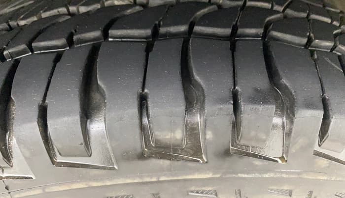 2014 Honda CRV 2.0L I-VTEC 2WD AT, Petrol, Automatic, 1,30,612 km, Right Front Tyre Tread