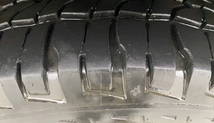 2014 Honda CRV 2.0L I-VTEC 2WD AT, Petrol, Automatic, 1,30,612 km, Left Front Tyre Tread