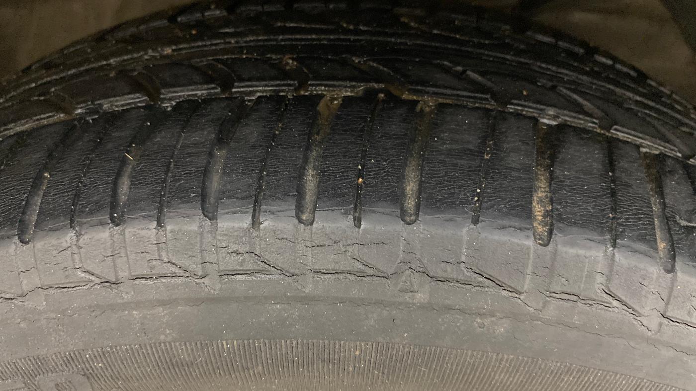 2023 Maruti Dzire ZXI, Petrol, Manual, 1,13,468 km, Right Front Tyre Tread