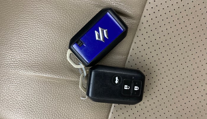 2023 Maruti Dzire ZXI, Petrol, Manual, 1,13,388 km, Key Close Up