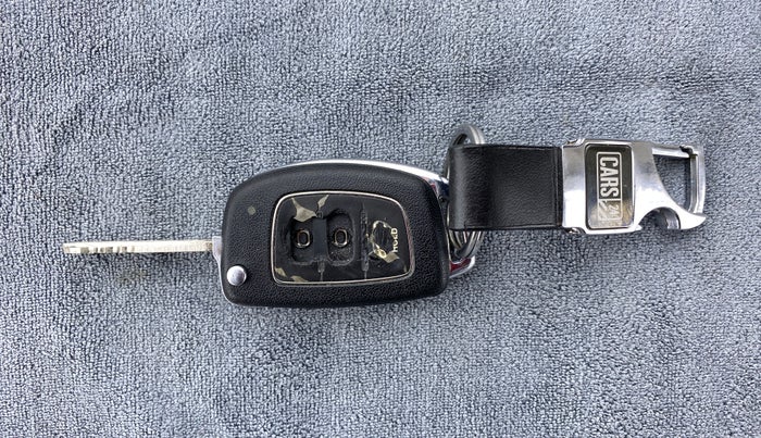 2014 Hyundai Xcent S (O) 1.2, Petrol, Manual, 43,821 km, Lock system - Remote key minor damage