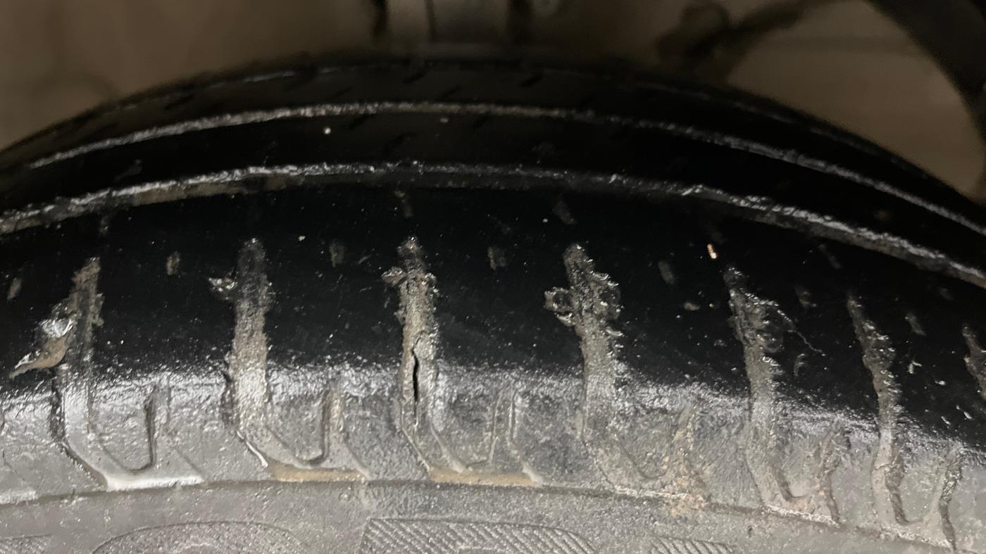 2019 Maruti Ertiga VXI SHVS, Petrol, Manual, 35,546 km, Right Front Tyre Tread