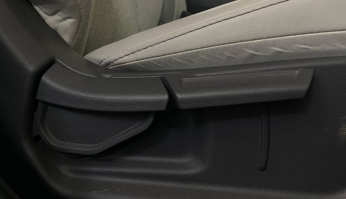 2023 Hyundai GRAND I10 NIOS ERA 1.2 KAPPA VTVT, Petrol, Manual, 12,662 km, Driver Side Adjustment Panel