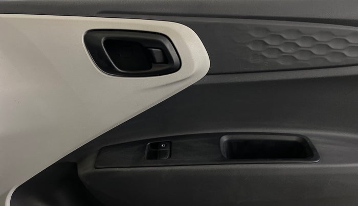 2023 Hyundai GRAND I10 NIOS ERA 1.2 KAPPA VTVT, Petrol, Manual, 12,662 km, Driver Side Door Panels Control