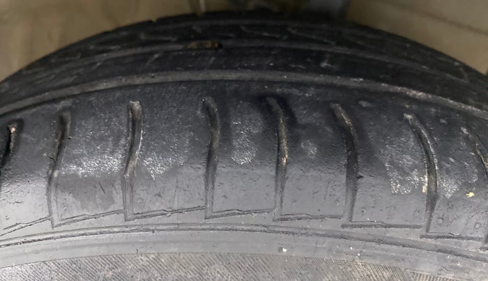 2018 Hyundai NEW SANTRO SPORTZ 1.1, CNG, Manual, 38,162 km, Right Front Tyre Tread